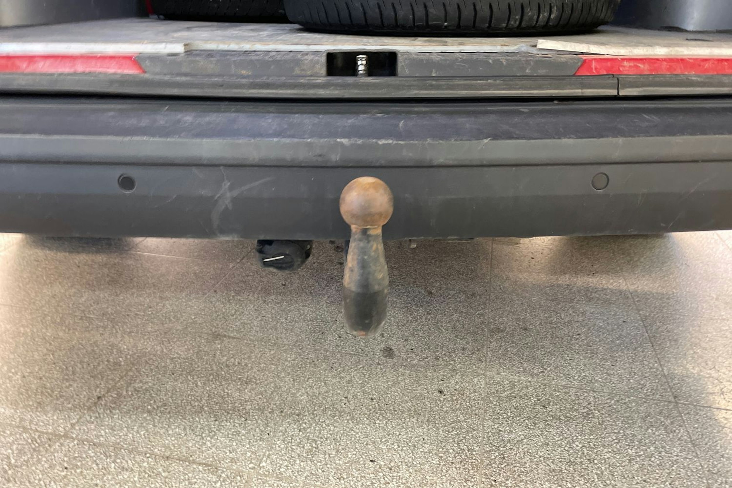 Punainen Volkswagen TRANSPORTER 2018 kuva 22.