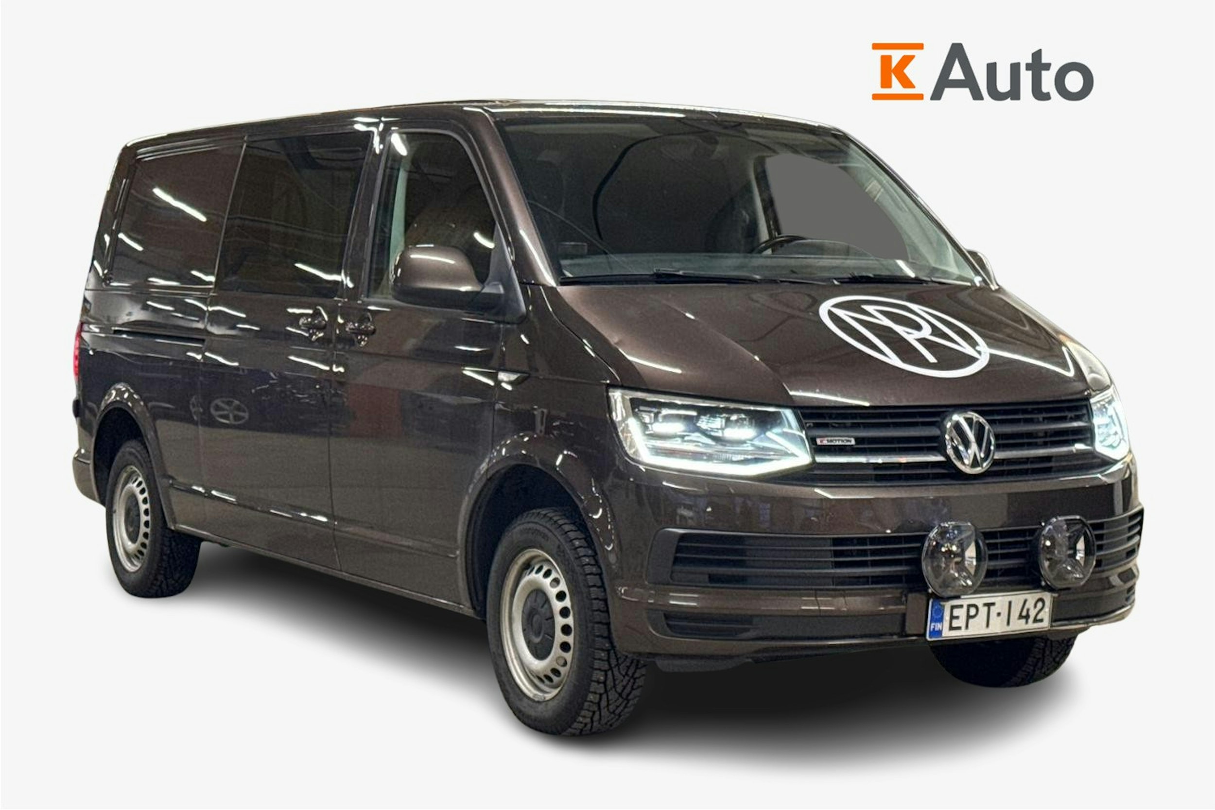 ruskea (beige) Volkswagen Transporter 2018 kuva 1.