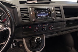 valkoinen Volkswagen Transporter 2018 kuva 9.