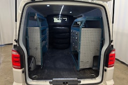 valkoinen Volkswagen Transporter 2018 kuva 11.