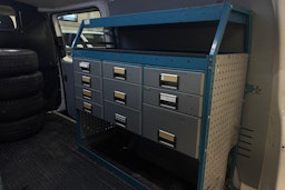 valkoinen Volkswagen Transporter 2018 kuva 12.