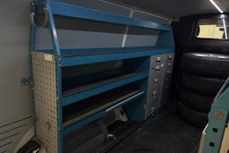 valkoinen Volkswagen Transporter 2018 kuva 13.