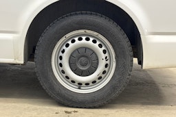 valkoinen Volkswagen Transporter 2018 kuva 16.