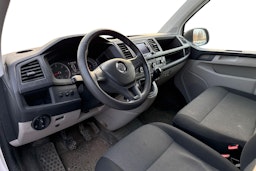 valkoinen Volkswagen Transporter 2018 kuva 3.