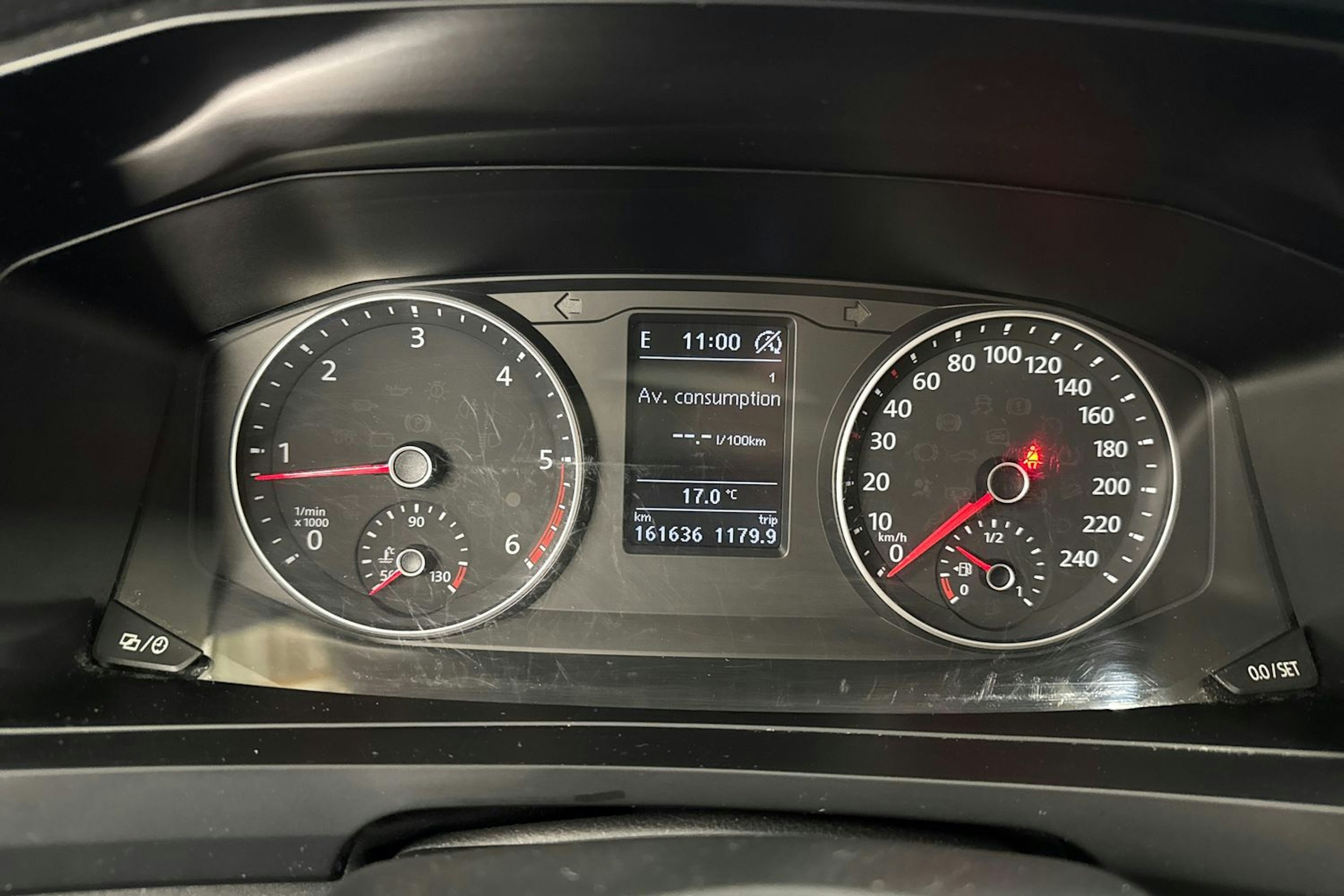 valkoinen Volkswagen Transporter 2018 kuva 15.