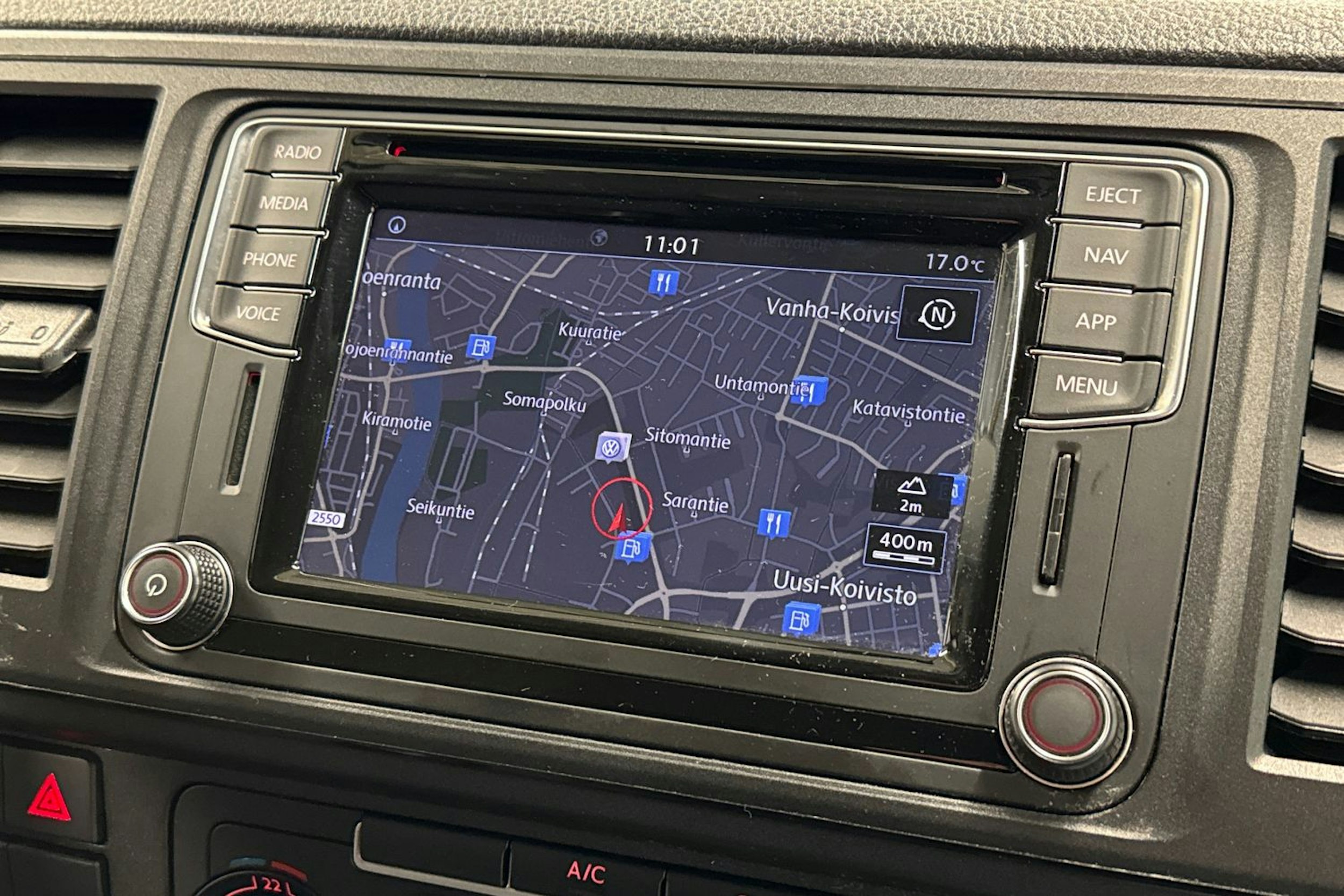 valkoinen Volkswagen Transporter 2018 kuva 17.