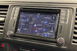 valkoinen Volkswagen Transporter 2018 kuva 17.