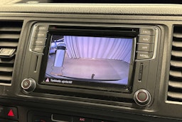 valkoinen Volkswagen Transporter 2018 kuva 19.