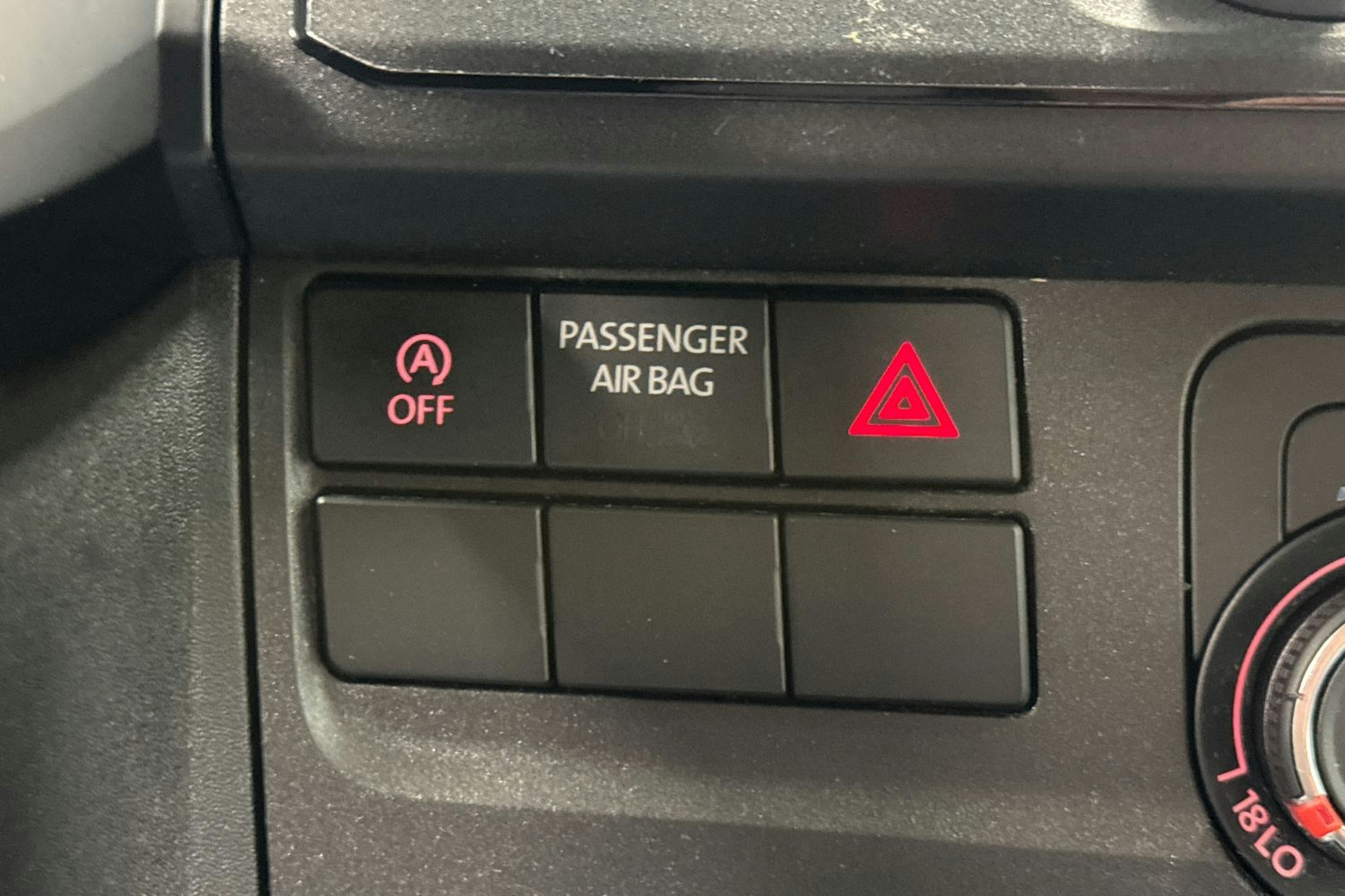 valkoinen Volkswagen Transporter 2018 kuva 21.