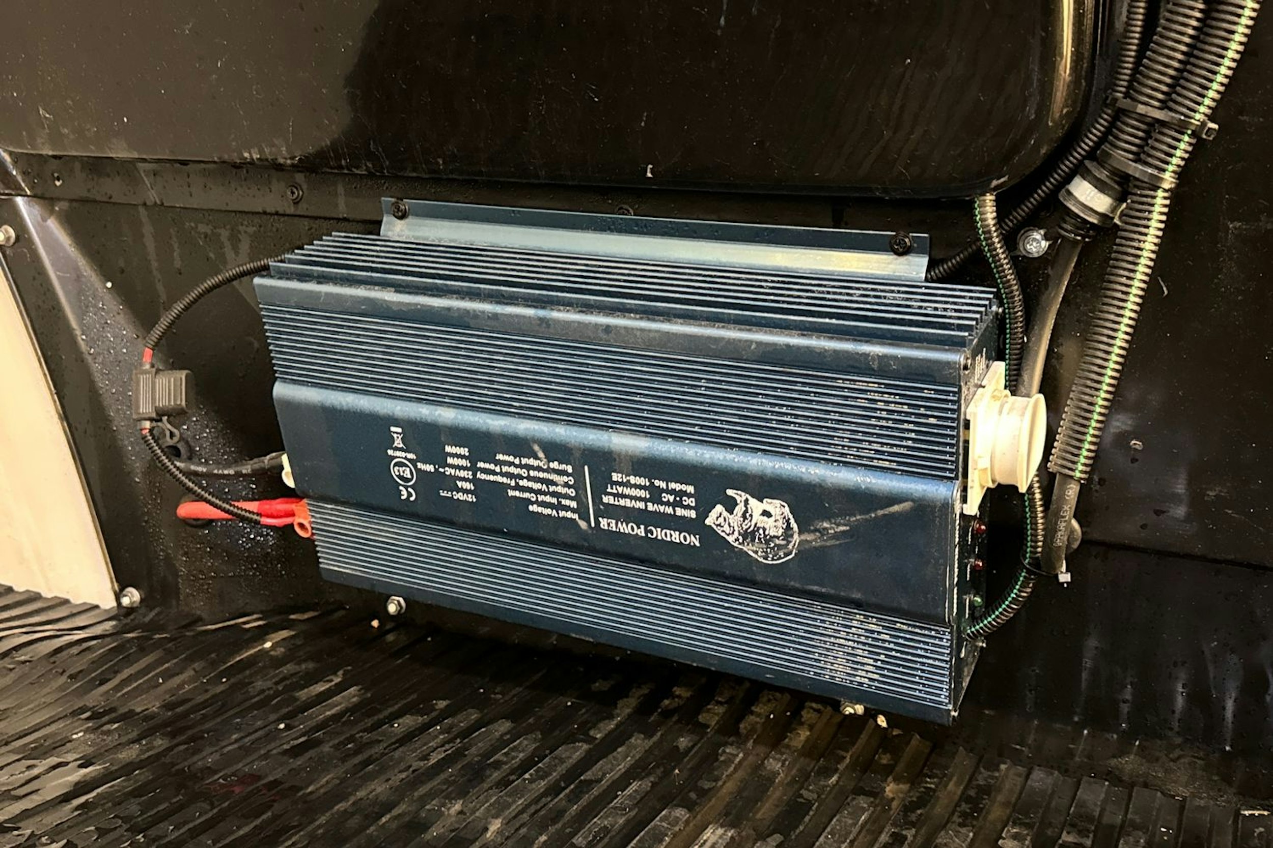 valkoinen Volkswagen Transporter 2018 kuva 27.