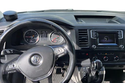 harmaa Volkswagen Transporter 2018 kuva 7.