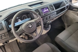 Valkoinen Volkswagen Transporter 2018 kuva 7.