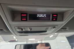 Valkoinen Volkswagen Transporter 2018 kuva 14.