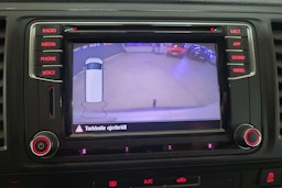Valkoinen Volkswagen Transporter 2018 kuva 15.