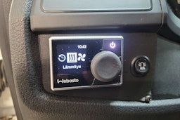 Valkoinen Volkswagen Transporter 2018 kuva 17.