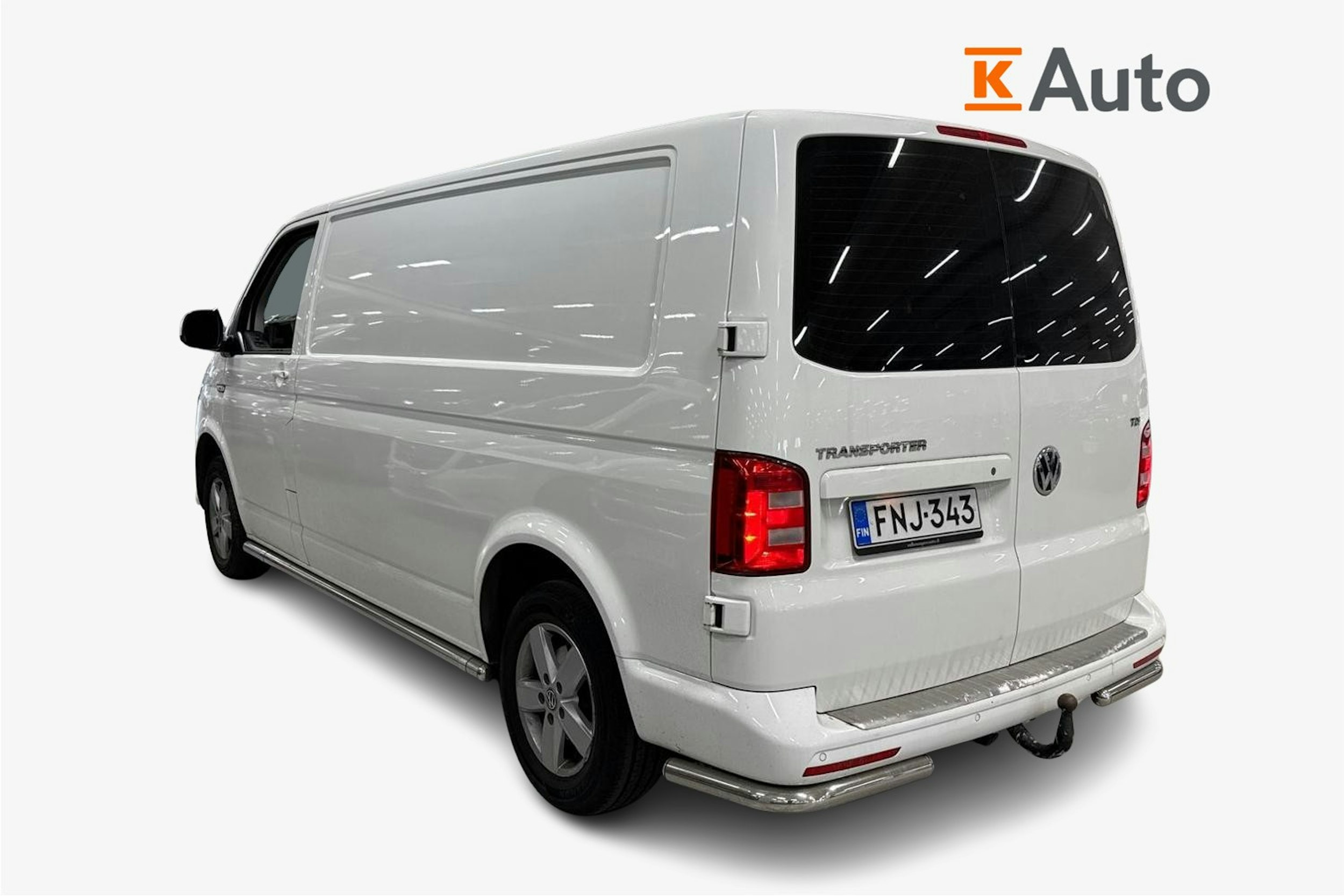 valkoinen Volkswagen Transporter 2018 kuva 2.