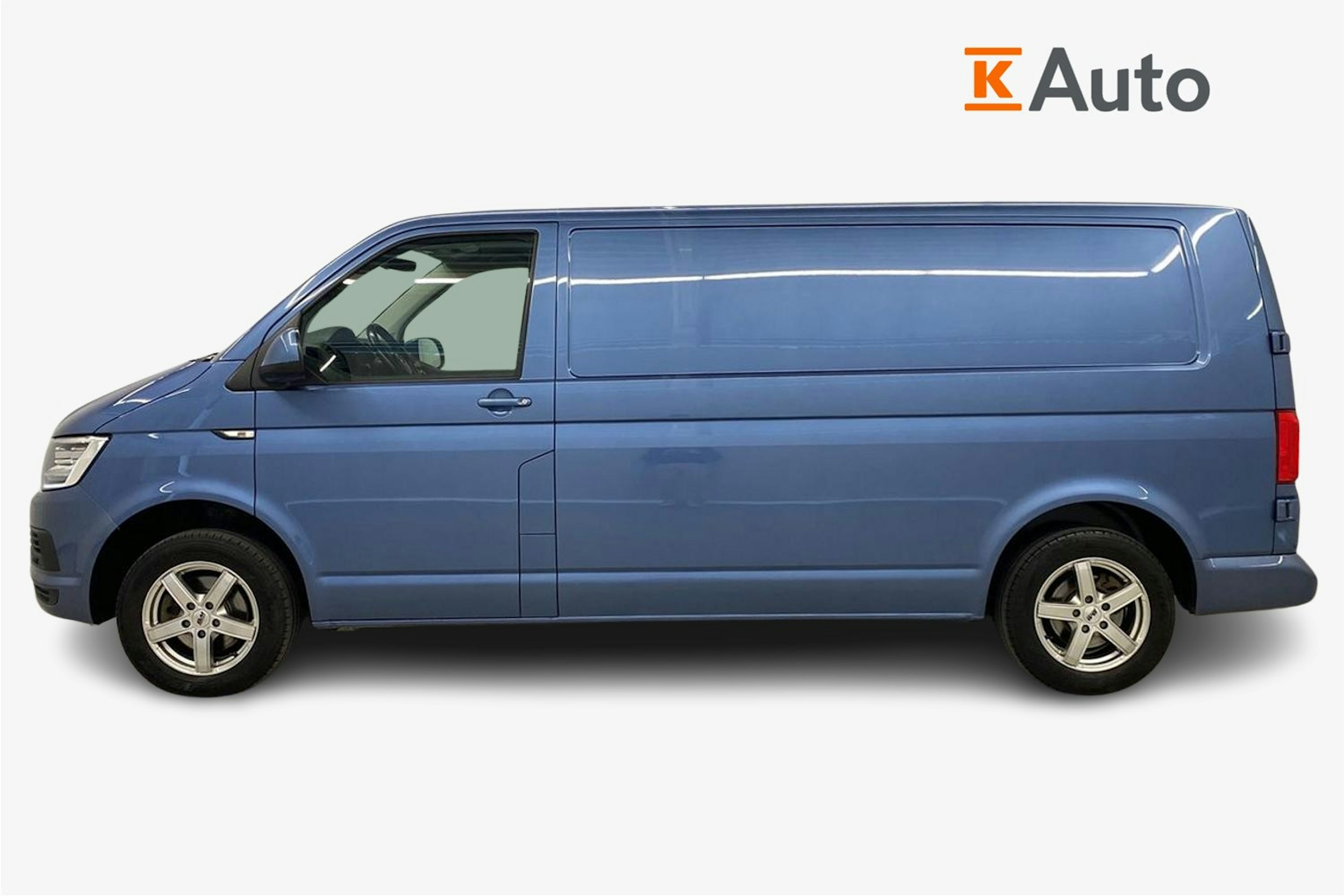 sininen Volkswagen Transporter 2018 kuva 6.