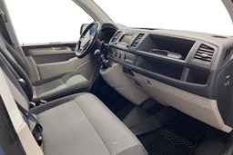 sininen Volkswagen Transporter 2018 kuva 9.