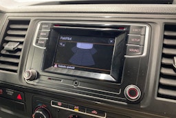 sininen Volkswagen Transporter 2018 kuva 18.