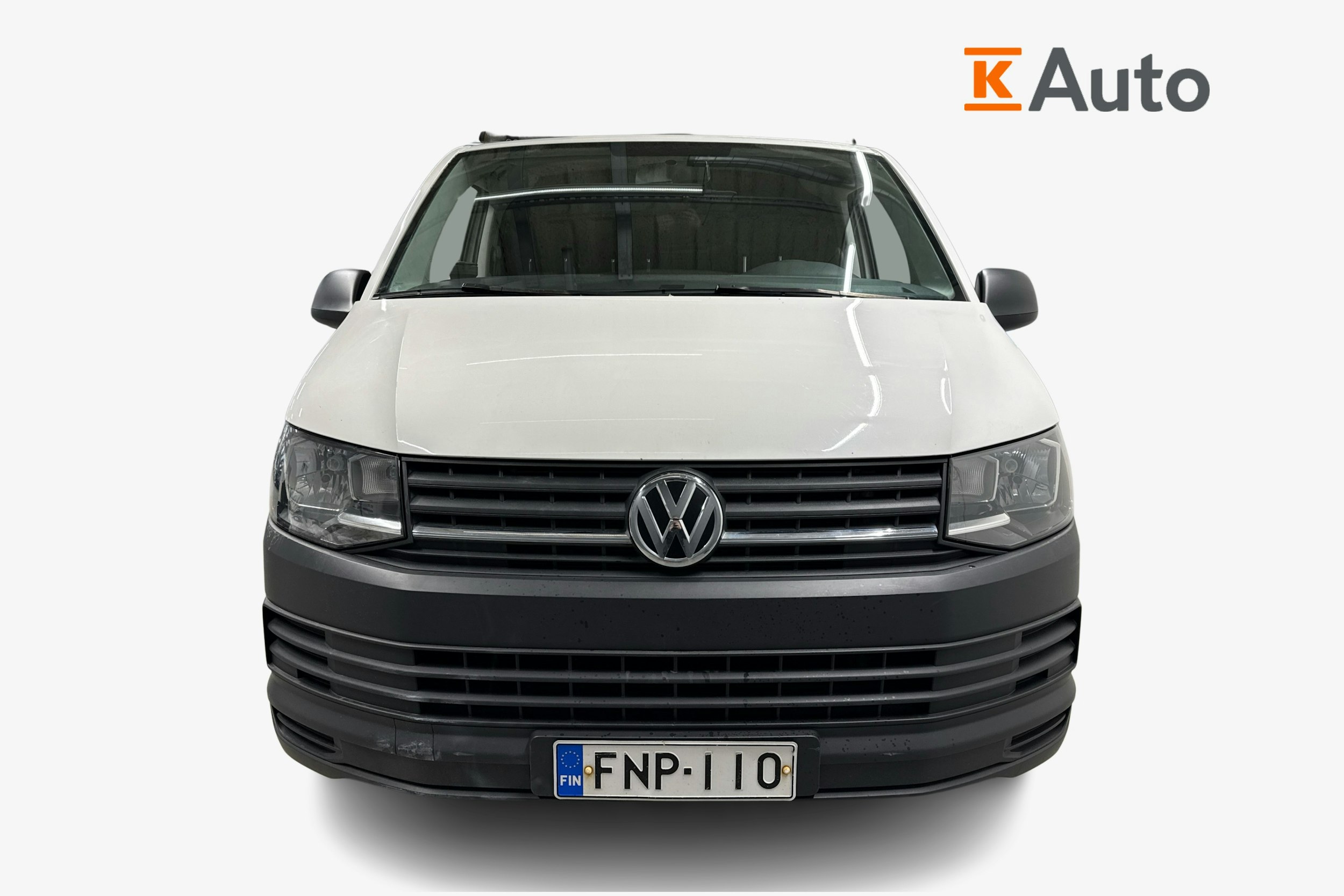 valkoinen Volkswagen Transporter 2018 kuva 4.