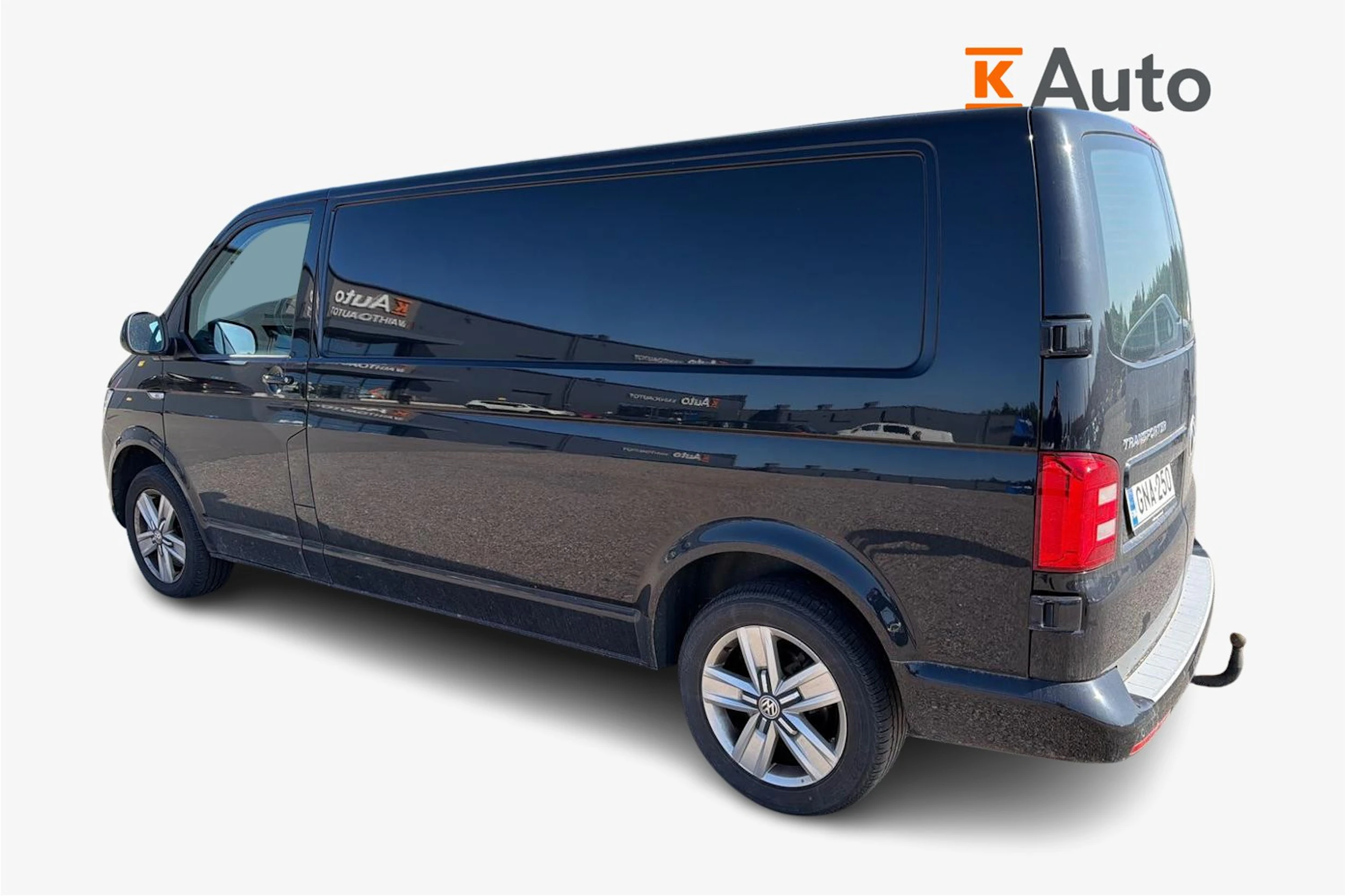 musta Volkswagen Transporter 2018 kuva 2.