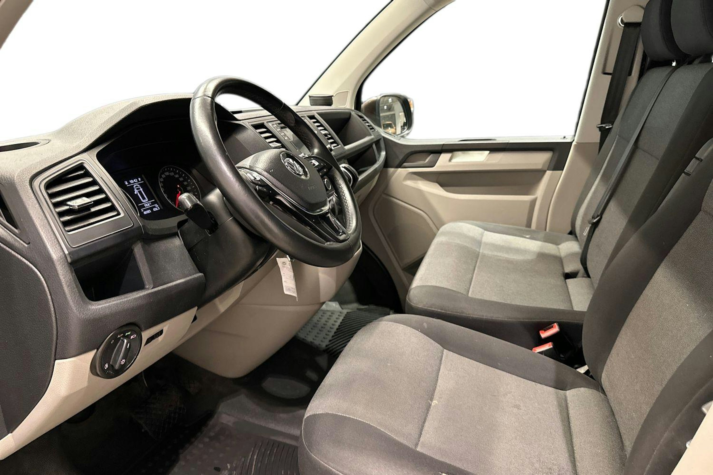 Ruskea (beige) Volkswagen TRANSPORTER 2018 kuva 8.