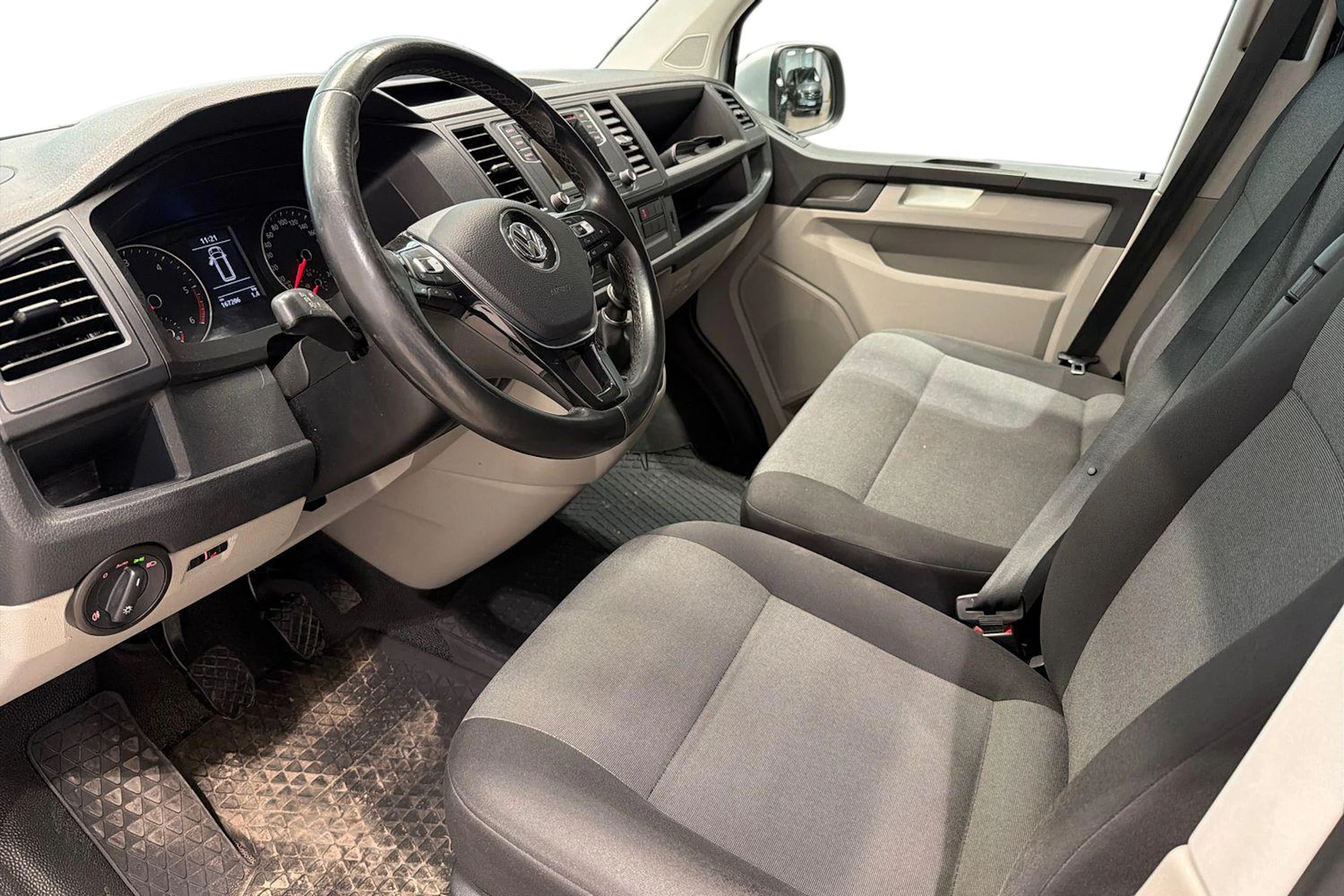 hopea Volkswagen Transporter 2019 kuva 8.