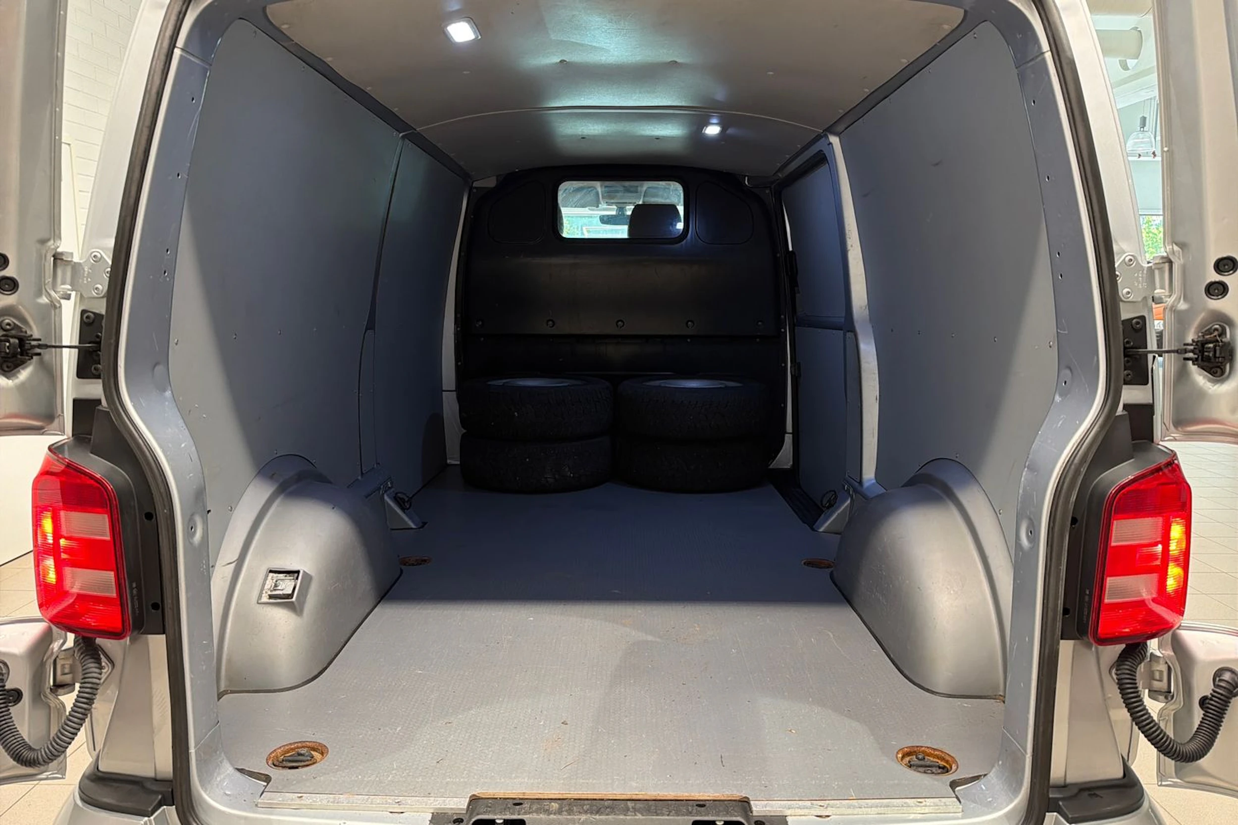 hopea Volkswagen Transporter 2019 kuva 21.