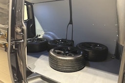 Musta Volkswagen TRANSPORTER 2018 kuva 13.