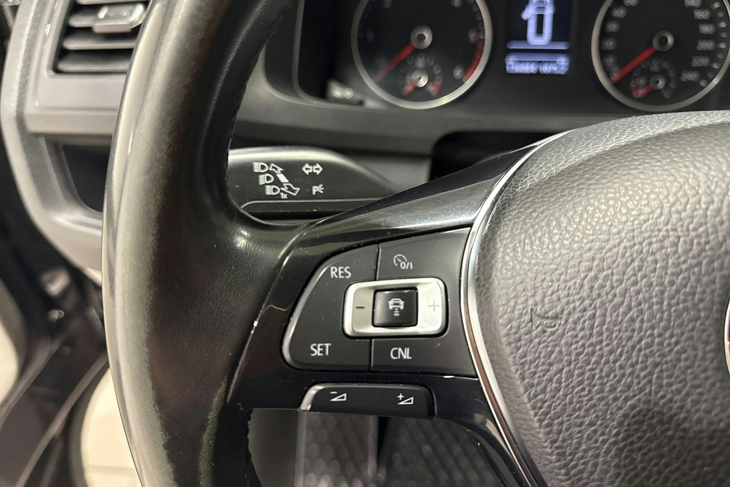 Musta Volkswagen TRANSPORTER 2018 kuva 15.