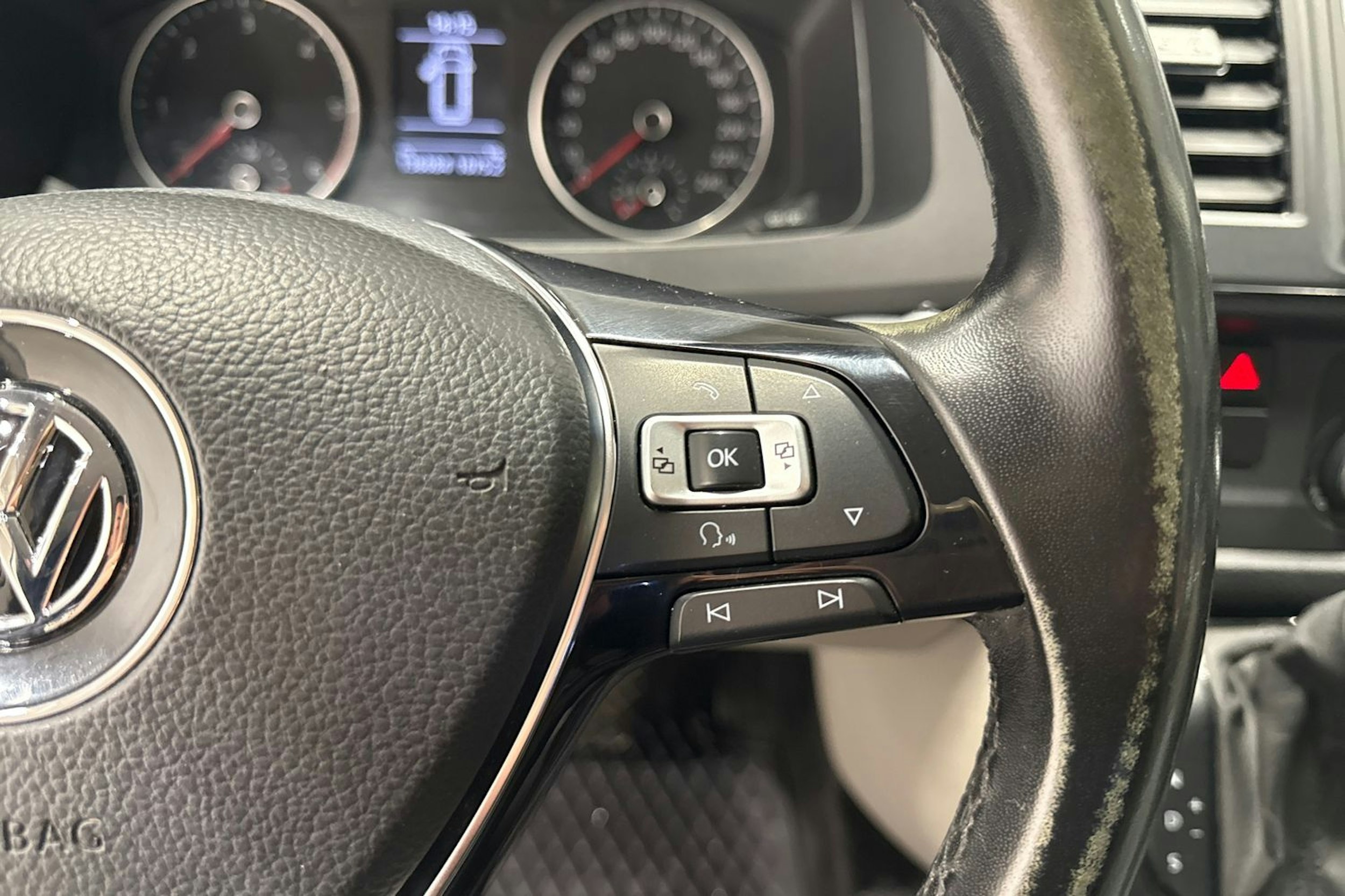 Musta Volkswagen TRANSPORTER 2018 kuva 16.