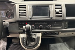 Musta Volkswagen TRANSPORTER 2018 kuva 17.