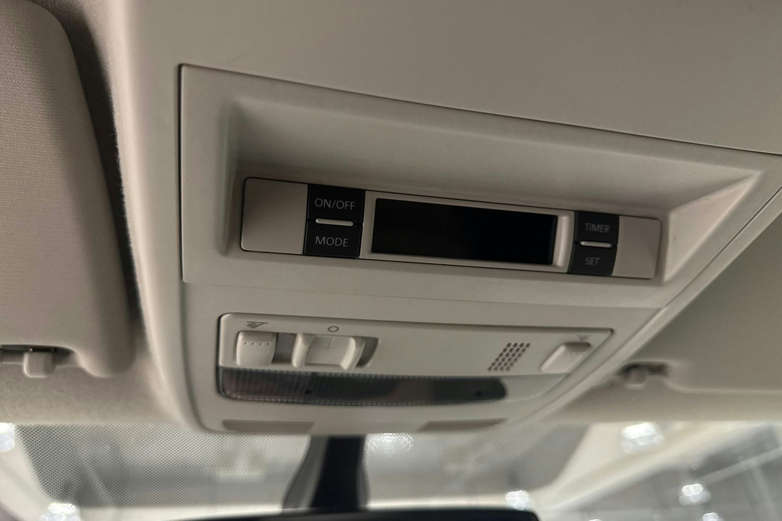 Musta Volkswagen TRANSPORTER 2018 kuva 18.