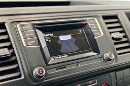 Valkoinen Volkswagen TRANSPORTER 2018 kuva 16.