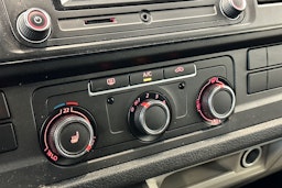 Valkoinen Volkswagen TRANSPORTER 2018 kuva 17.