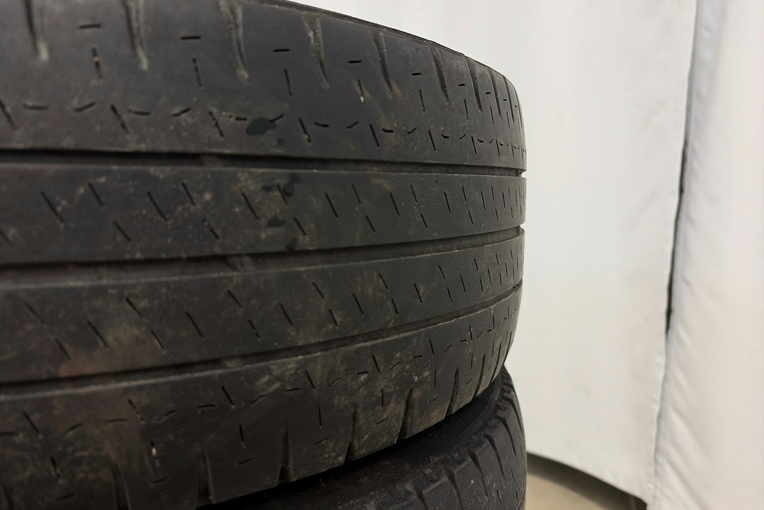 valkoinen Volkswagen Transporter 2018 kuva 24.