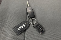 valkoinen Volkswagen Transporter 2018 kuva 25.