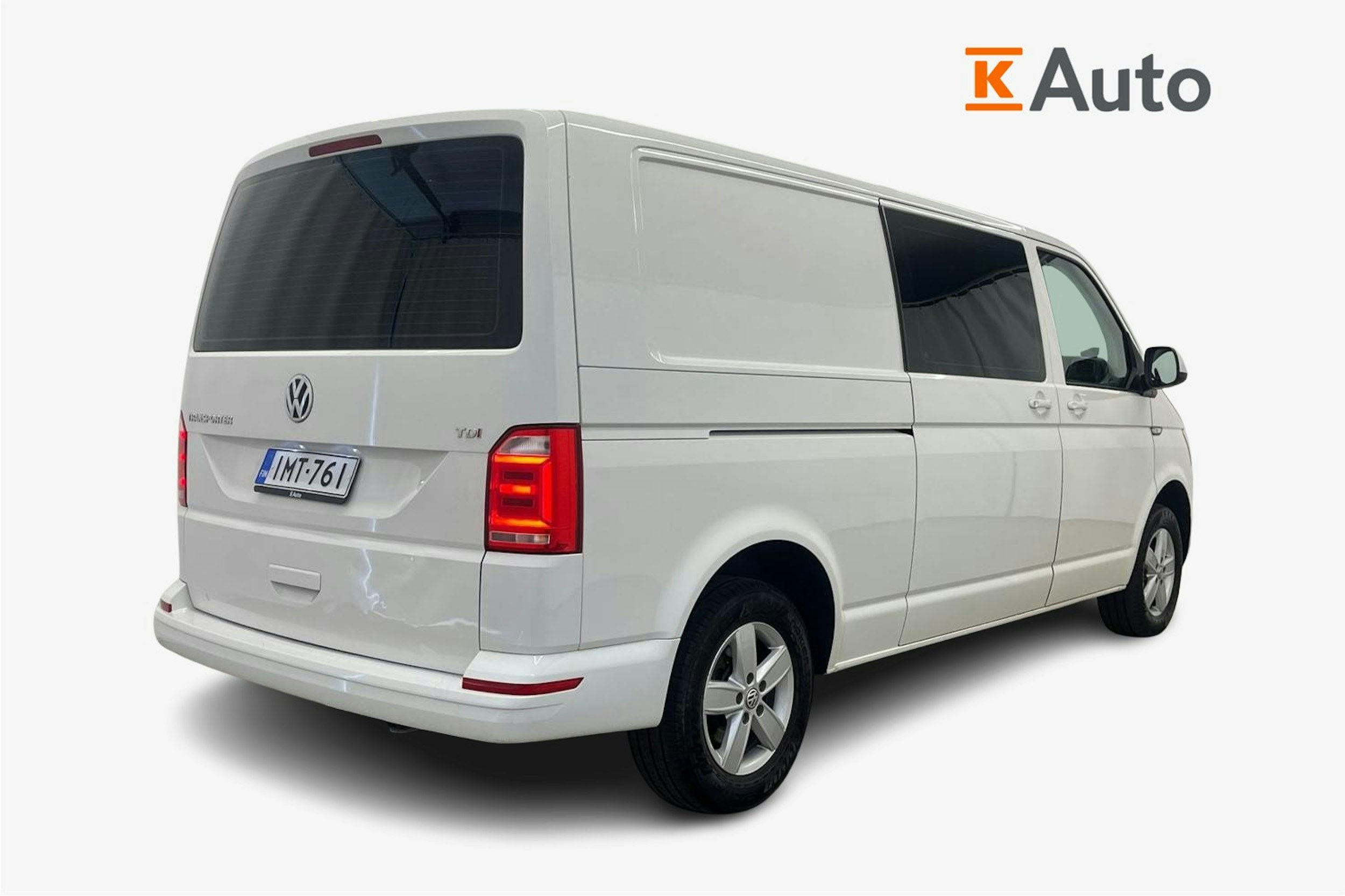 Valkoinen Volkswagen Transporter 2018 kuva 2.