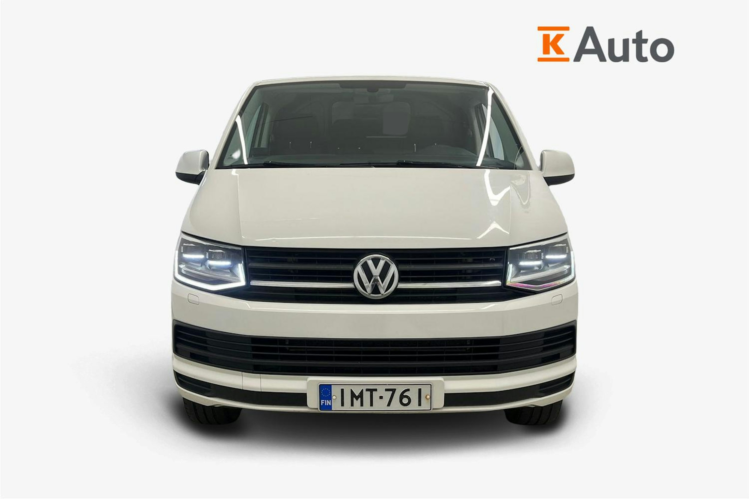 Valkoinen Volkswagen Transporter 2018 kuva 5.