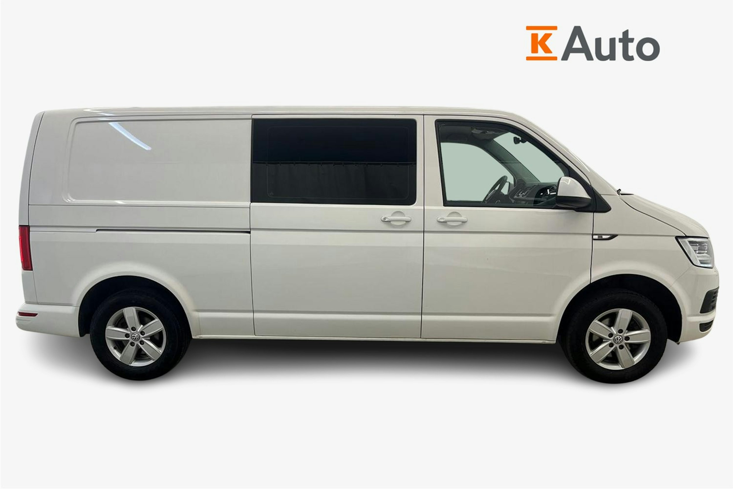 Valkoinen Volkswagen Transporter 2018 kuva 6.