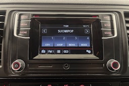 Valkoinen Volkswagen Transporter 2018 kuva 17.