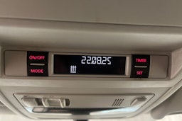 Valkoinen Volkswagen Transporter 2018 kuva 20.