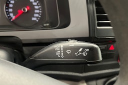 Valkoinen Volkswagen Transporter 2018 kuva 21.
