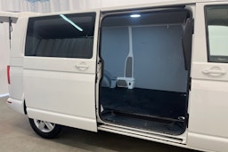 Valkoinen Volkswagen Transporter 2018 kuva 27.