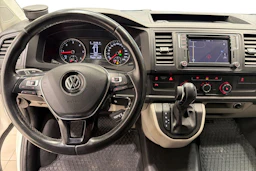 valkoinen Volkswagen Transporter 2018 kuva 9.