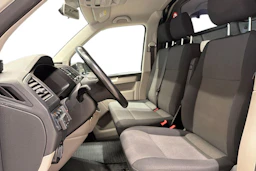 valkoinen Volkswagen Transporter 2018 kuva 11.