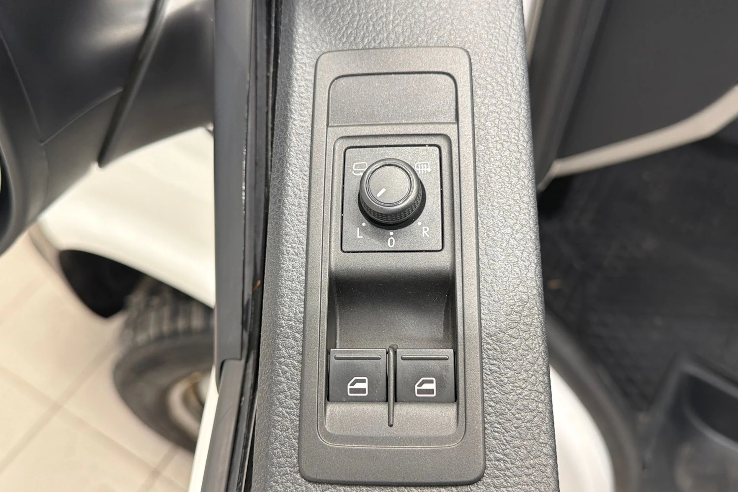 valkoinen Volkswagen Transporter 2018 kuva 15.