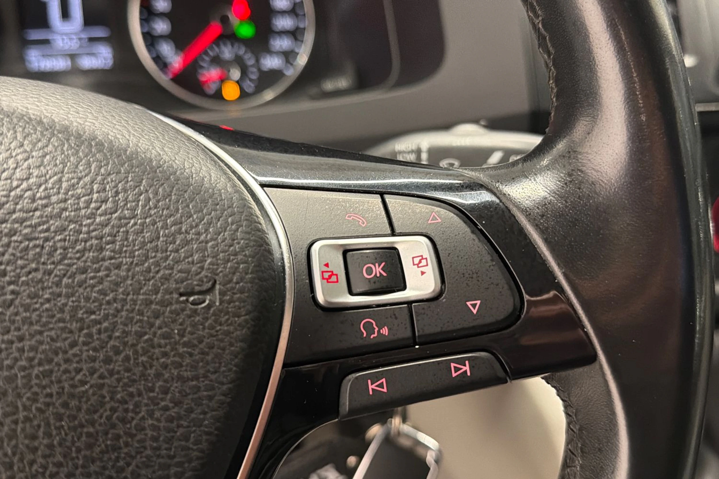 valkoinen Volkswagen Transporter 2018 kuva 19.