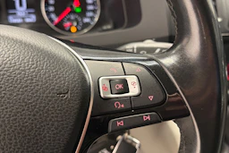 valkoinen Volkswagen Transporter 2018 kuva 19.