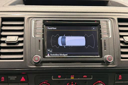 valkoinen Volkswagen Transporter 2018 kuva 22.